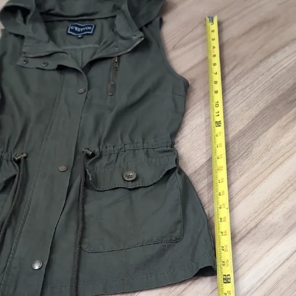 Forest Green Utility Jacket with Hood and Zipper Closure - Picture 4 of 6